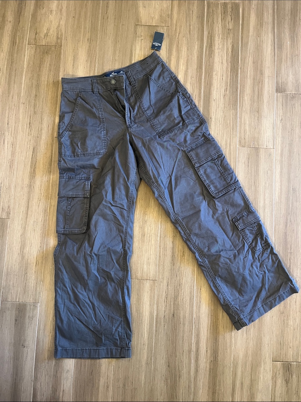 NWT Hollister Women’s Ultra  High Rise Baggy Cargo Pants Gray 6S / 28S